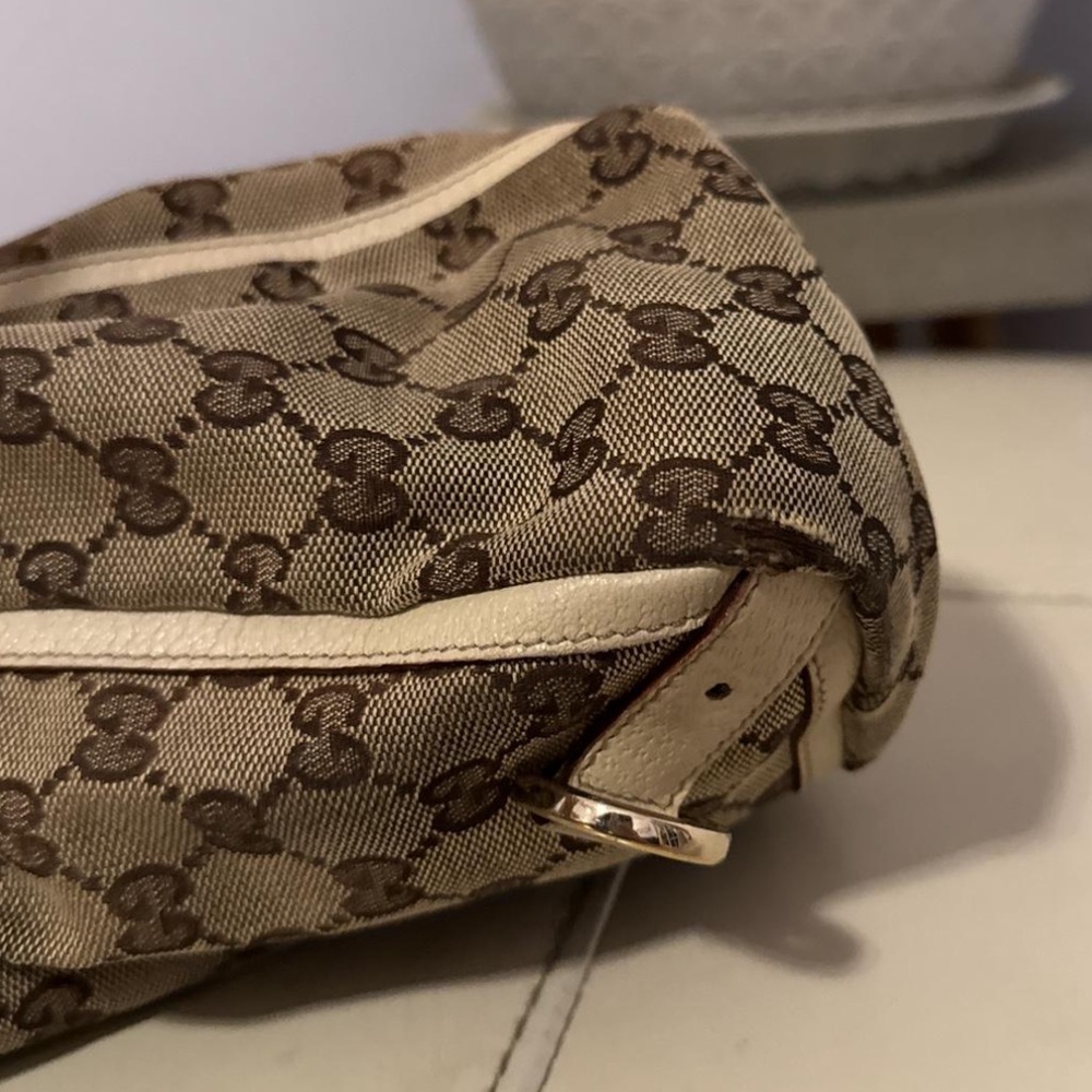 Authentic Gucci Tan Monogram Tote Bag - Picture 5 of 8